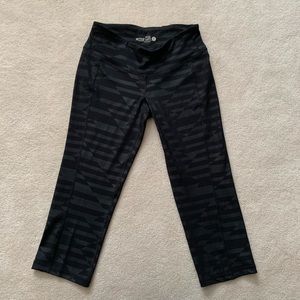 Old Navy active cropped fitness leggings